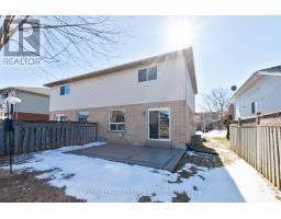 90 ROMAN CRESCENT - 39