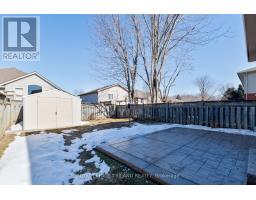 90 ROMAN CRESCENT - 40