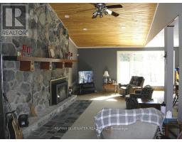 6386 VICTORIA AVENUE - 13