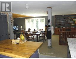 6386 VICTORIA AVENUE - 20