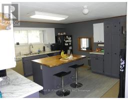 6386 VICTORIA AVENUE - 21