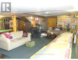 6386 VICTORIA AVENUE - 35