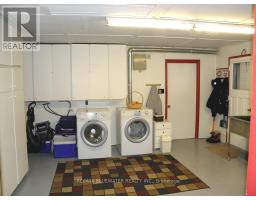 6386 VICTORIA AVENUE - 39