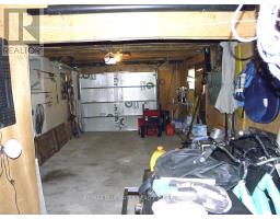 6386 VICTORIA AVENUE - 40