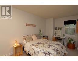 16 - 1415 COMMISSIONERS ROAD W - 16