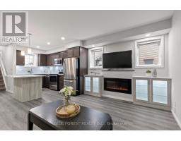 50 - 3200 SINGLETON AVENUE - 10