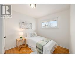 22 QUEENSTON CRESCENT - 17