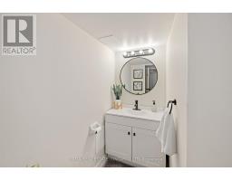 22 QUEENSTON CRESCENT - 23