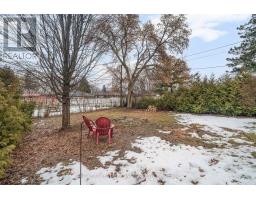 22 QUEENSTON CRESCENT - 25