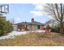 22 QUEENSTON CRESCENT - 26