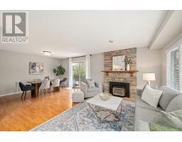 22 QUEENSTON CRESCENT - 3