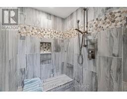 7652 RIVERSIDE DRIVE - 23