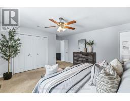 27 FOXCROFT CRESCENT - 27