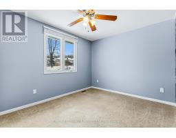 27 FOXCROFT CRESCENT - 31