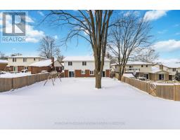 27 FOXCROFT CRESCENT - 42