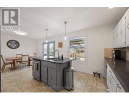 931 FARNHAM ROAD - 12