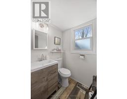 931 FARNHAM ROAD - 16