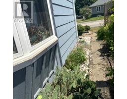 206 CARADOC STREET S - 45