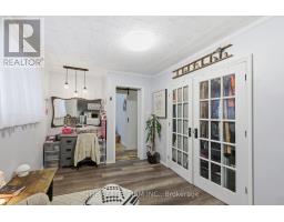 70 TALAVERA CRESCENT - 28