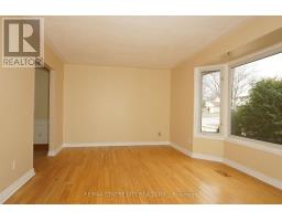 136 CONCORD CRESCENT - 4