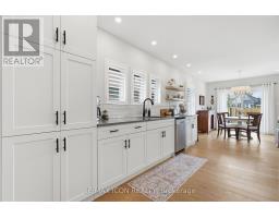 639 EMERY STREET E - 14