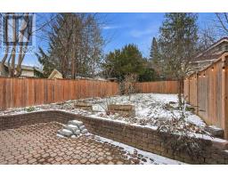 271 BRISCOE STREET E - 40