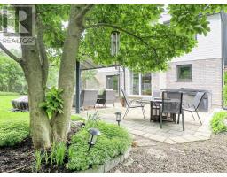 2 STONEYCREEK CRESCENT - 37