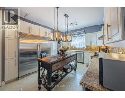 81 WELLINGTON STREET - 18