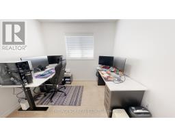 93 - 1061 EAGLETRACE DRIVE - 33