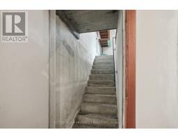 18 RUSKIN COURT - 39