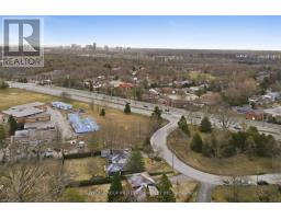 18 RUSKIN COURT - 46