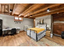 575 EMILY STREET - 32