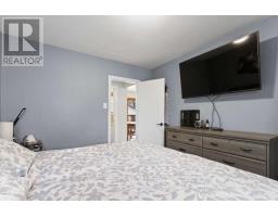 21 GOLDWICK CRESCENT - 17