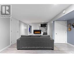 21 GOLDWICK CRESCENT - 25