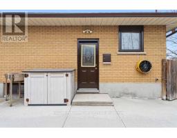 21 GOLDWICK CRESCENT - 37