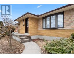 21 GOLDWICK CRESCENT - 4