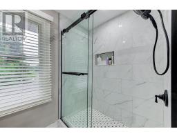 296 CASTLEGROVE BOULEVARD - 25