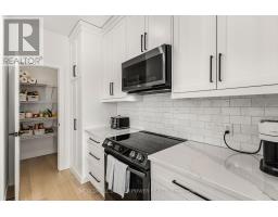 2884 DOYLE DRIVE - 13