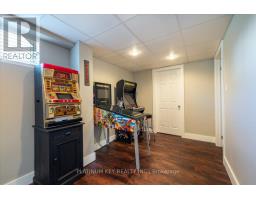 205 SYMES STREET - 18