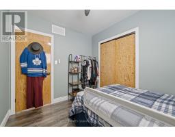 105 WELLINGTON STREET W - 14