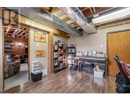 105 WELLINGTON STREET W - 32