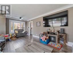 105 WELLINGTON STREET W - 6