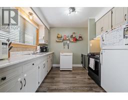 105 WELLINGTON STREET W - 7