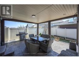 3173 SINGLETON AVENUE - 35