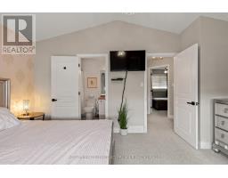 213 CRIMSON CRESCENT - 21