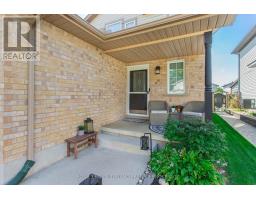 213 CRIMSON CRESCENT - 3