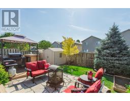 213 CRIMSON CRESCENT - 37