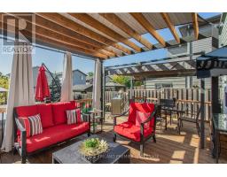 213 CRIMSON CRESCENT - 40