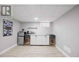 476 BLAKE STREET - 28