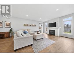 31 LINDSAY CRESCENT - 12